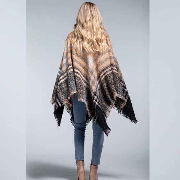 CLEARANCE! Soft Mocha Plaid Turtleneck Poncho With Fringe Detail NEW! - Picture 6 of 8
